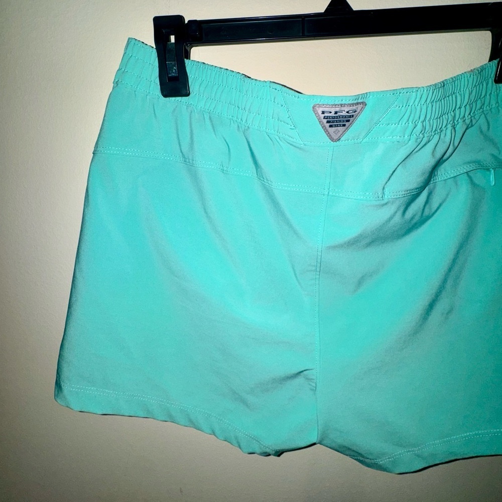 Columbia PFG Athletic Shorts in Aqua Teal with Elastic Waist - Picture 6 of 7